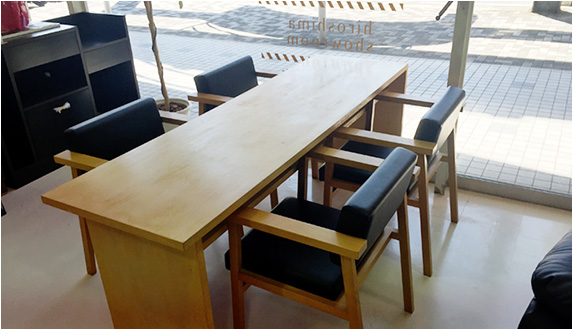 �uBG LOUNGE�v�J�ƁE�o�c���k�R�[�i�[