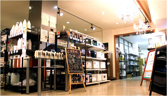 �uBG STORE�v�����E���ϕi�R�[�i�[