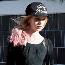 No.17 Dress 11,970yen / Cap 4,830yen / Bag 11,970yen / Shoes 10,920yen