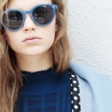 No.6 Coat 26,250yen / Cardigan 9,870yen / Knit 6,930yen / Pants 3,990yen / Sunglasses 2,310yen / Suspenders 3,360yen / Socks 1,260yen