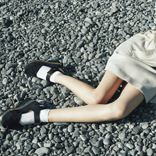 Coat　 30,000 yen＋TAX / Dress　15,000 yen＋TAX / Socks　1,600 yen＋TAX / Shoes　　12,200 yen＋TAX