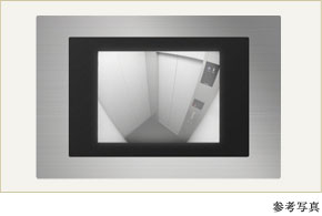 エレベーターホールにモニター