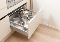 12.コンロ下大型収納